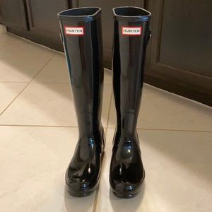 Size 8, Hunter rain boots